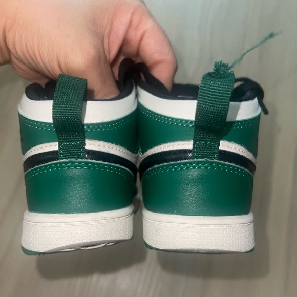 Toddler Green Nikes Size11 - Picture 9 of 11